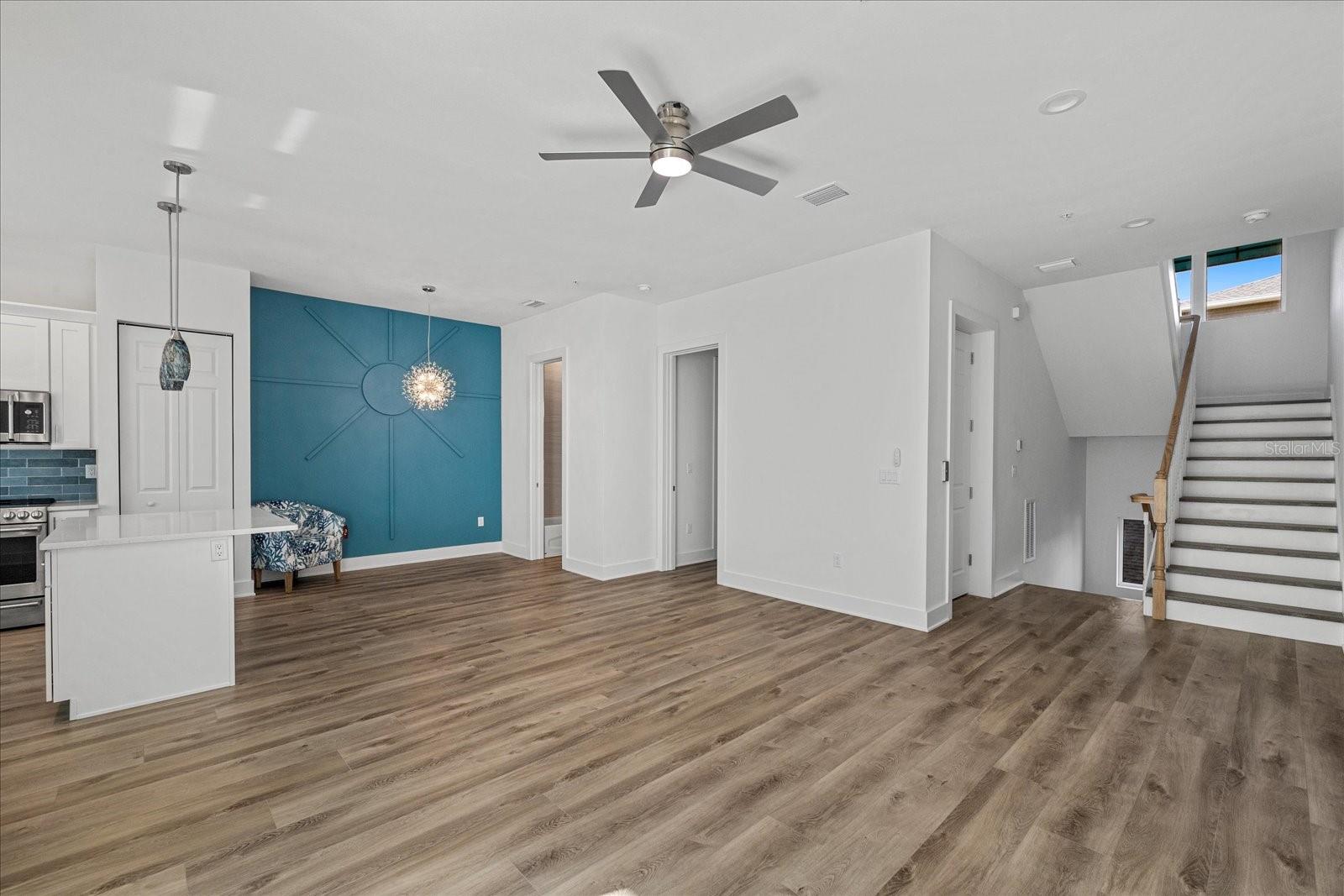 AZUL TWNHMS CONDO - Residential