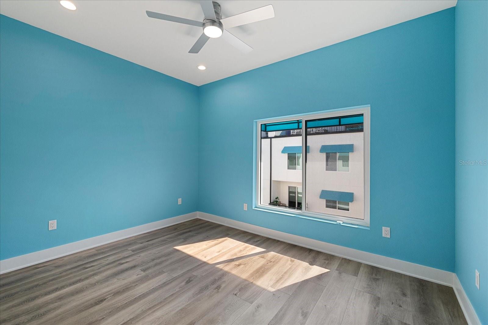 AZUL TWNHMS CONDO - Residential