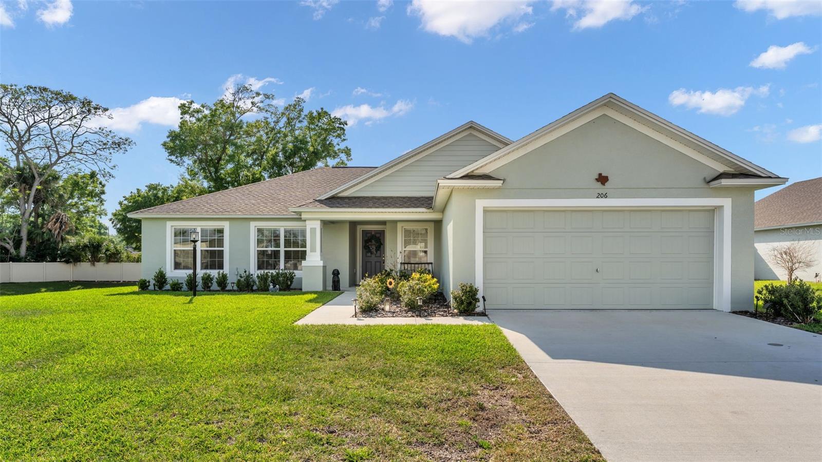 LAKE ARIANA ESTATES - Residential