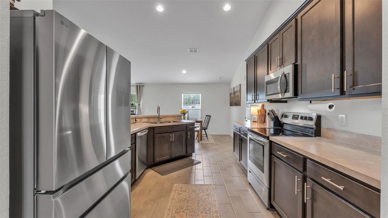 LAKE ARIANA ESTATES - Residential