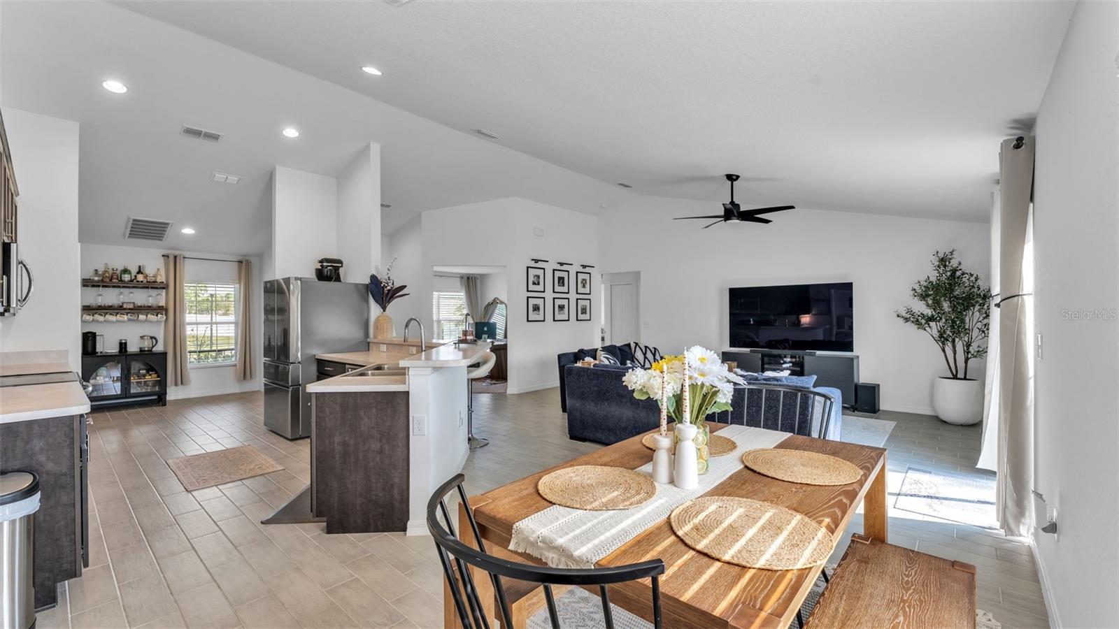 LAKE ARIANA ESTATES - Residential