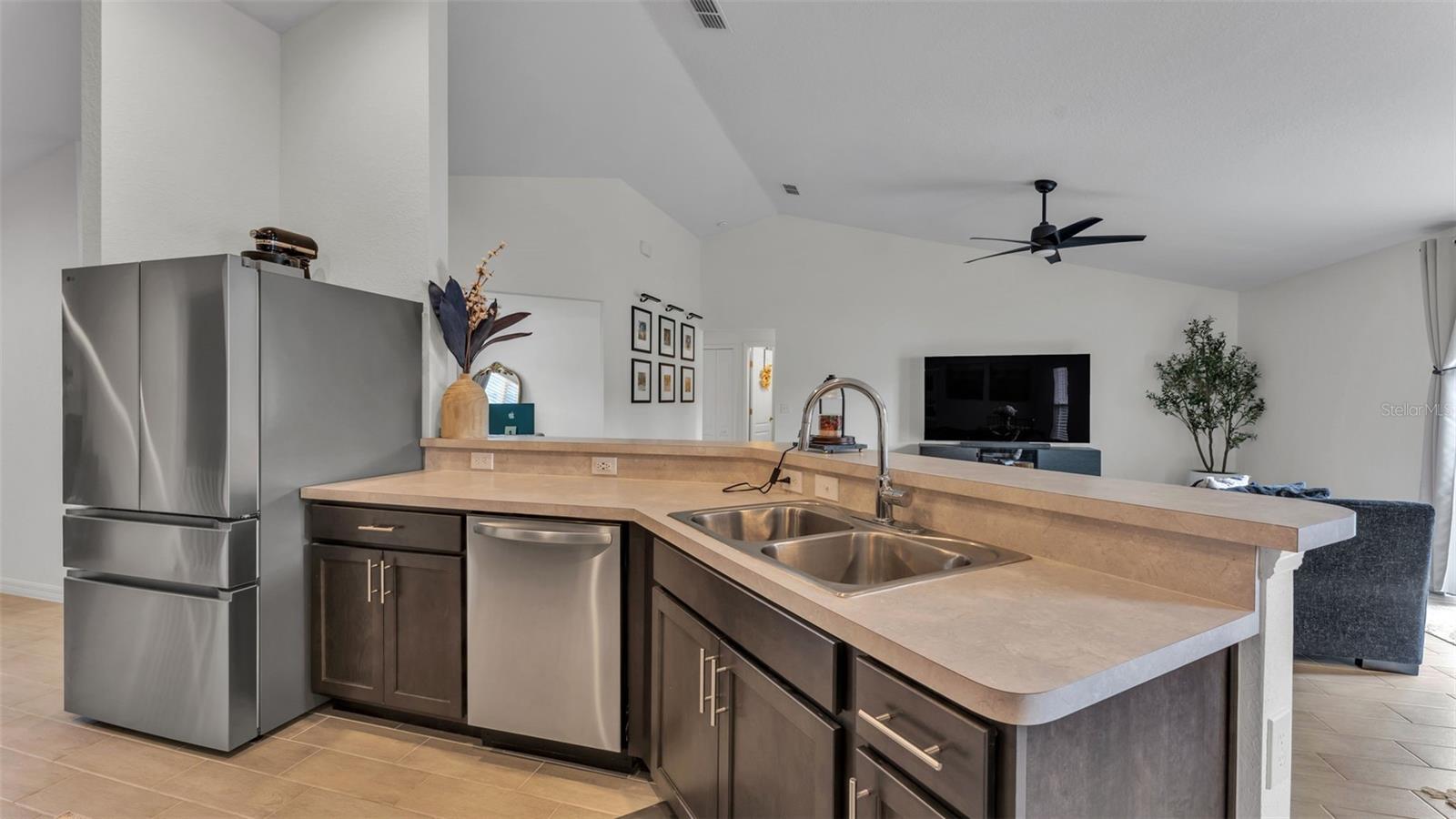 LAKE ARIANA ESTATES - Residential