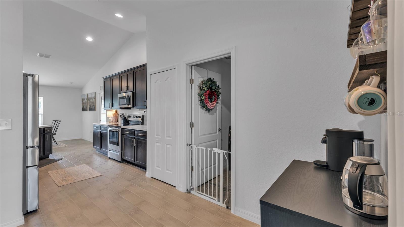 LAKE ARIANA ESTATES - Residential