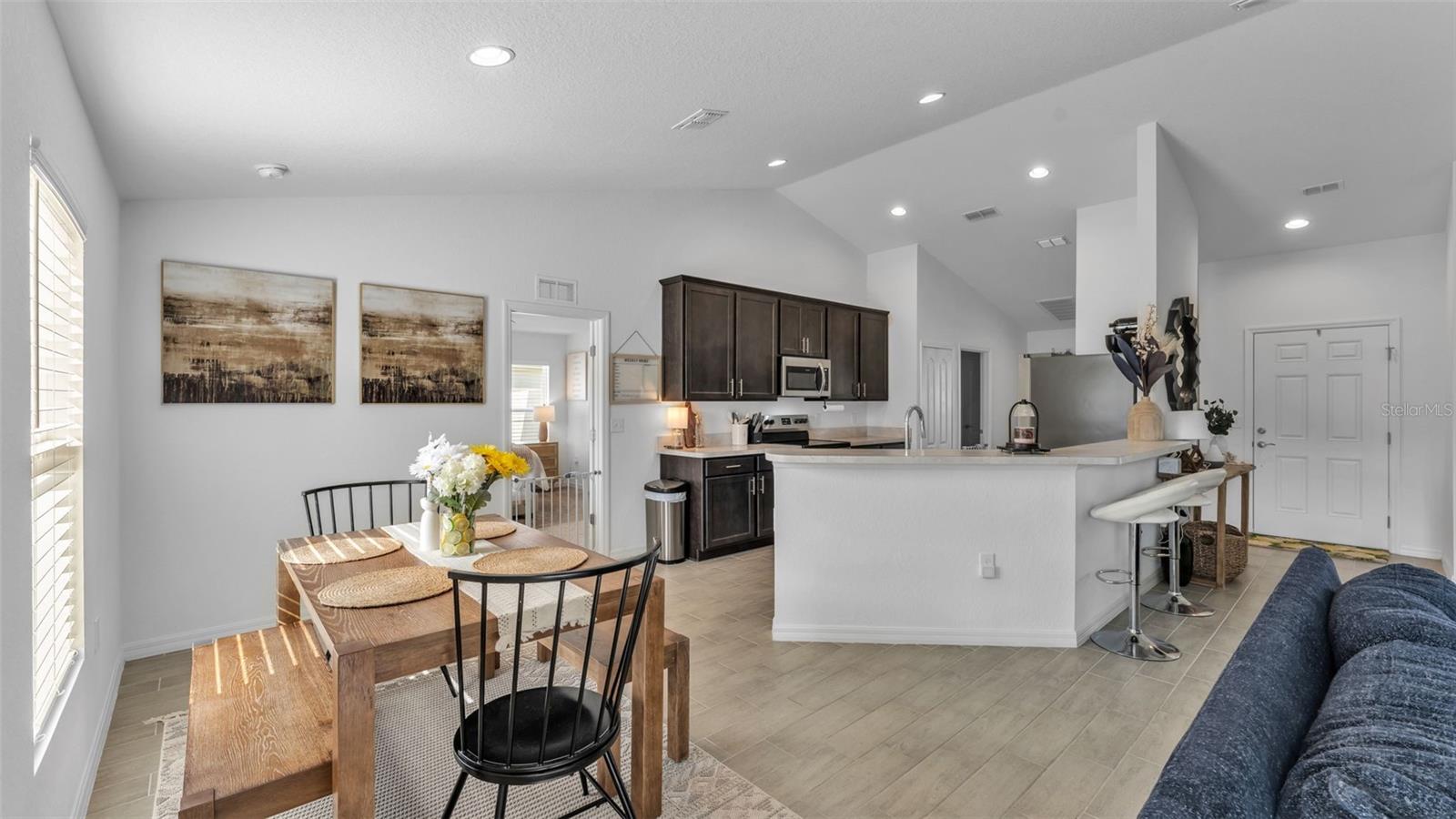 LAKE ARIANA ESTATES - Residential