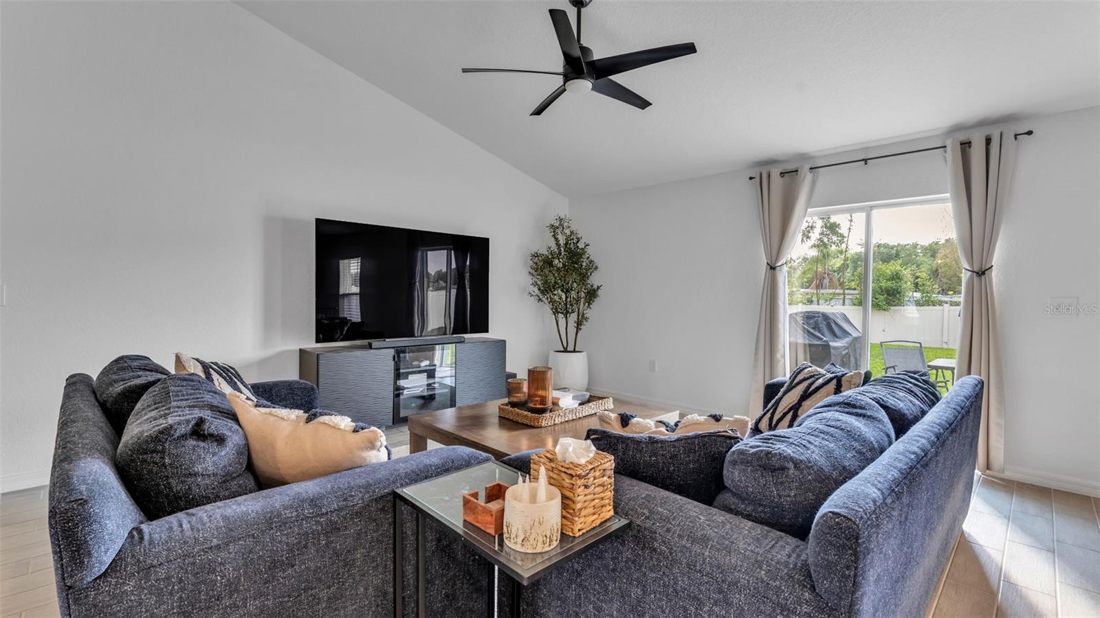 LAKE ARIANA ESTATES - Residential