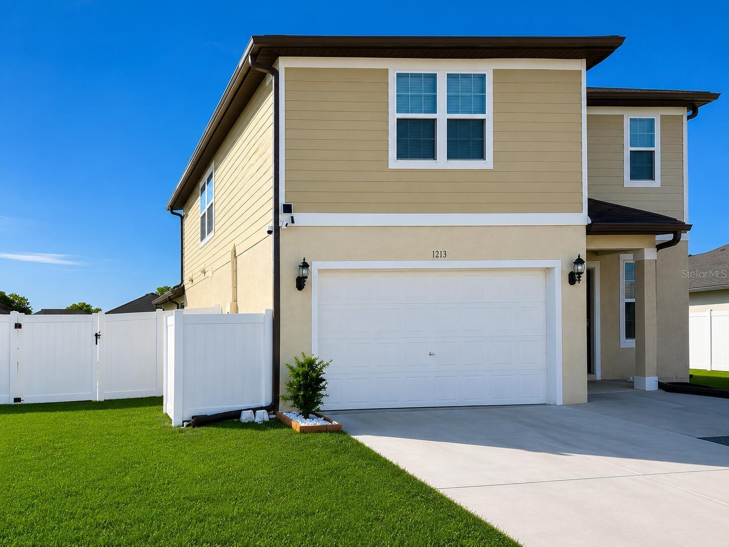 1213 MICHELANGELO LANE