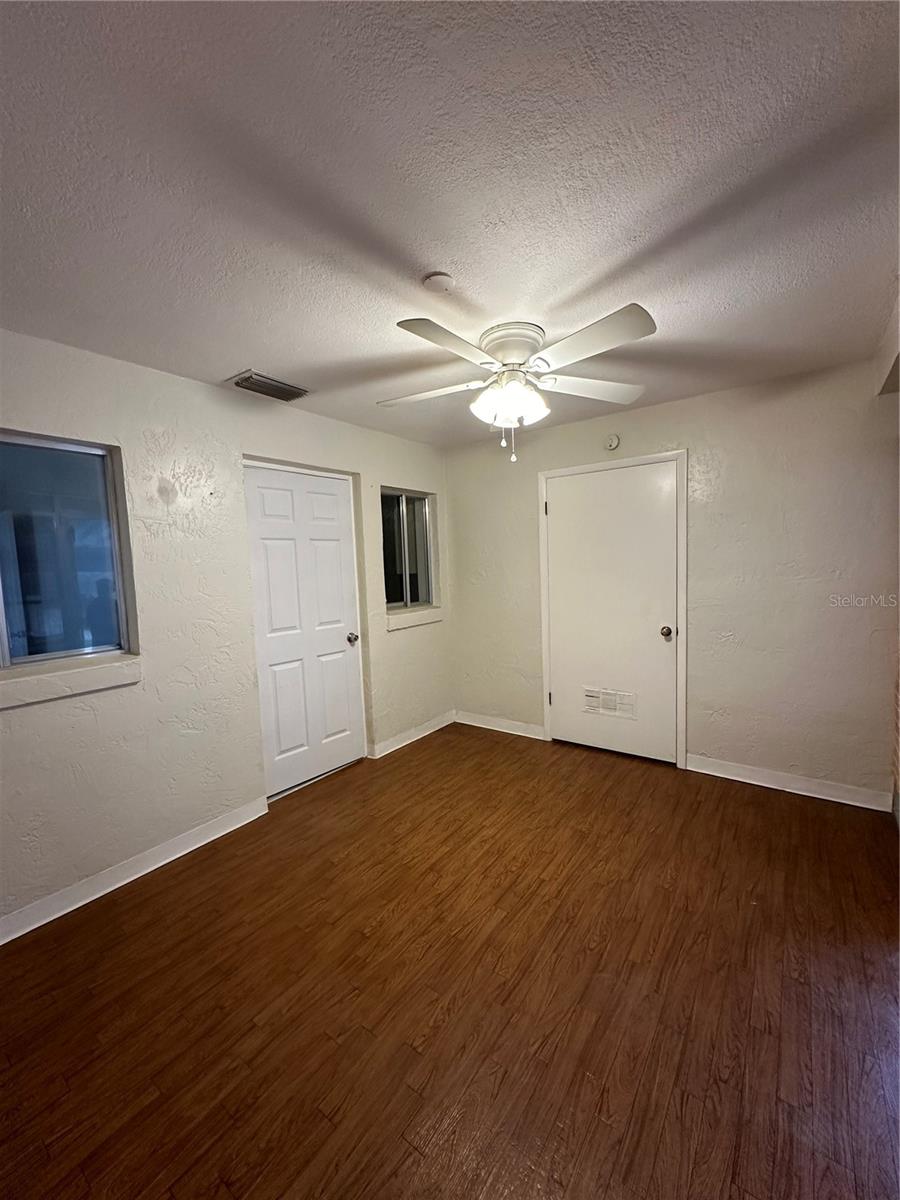 VILLA ROAD SUB - Residential Lease