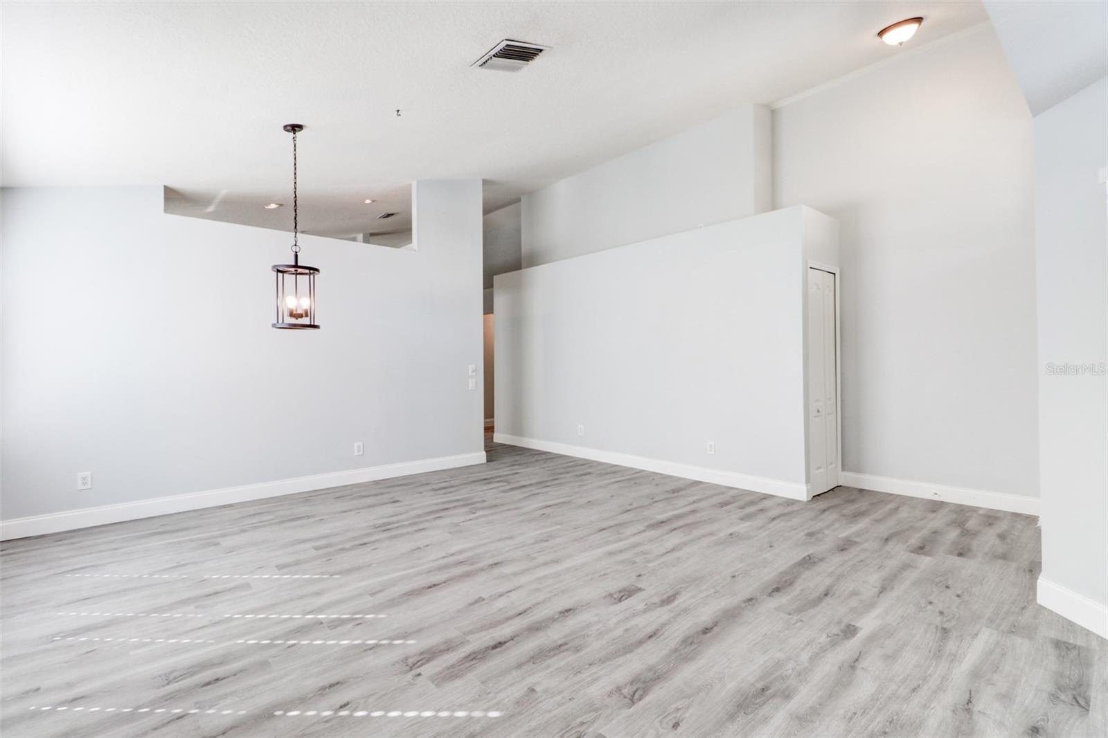 BEACON SQUARE - Residential Lease