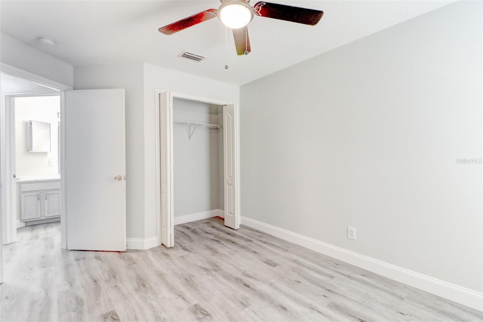 BEACON SQUARE - Residential Lease