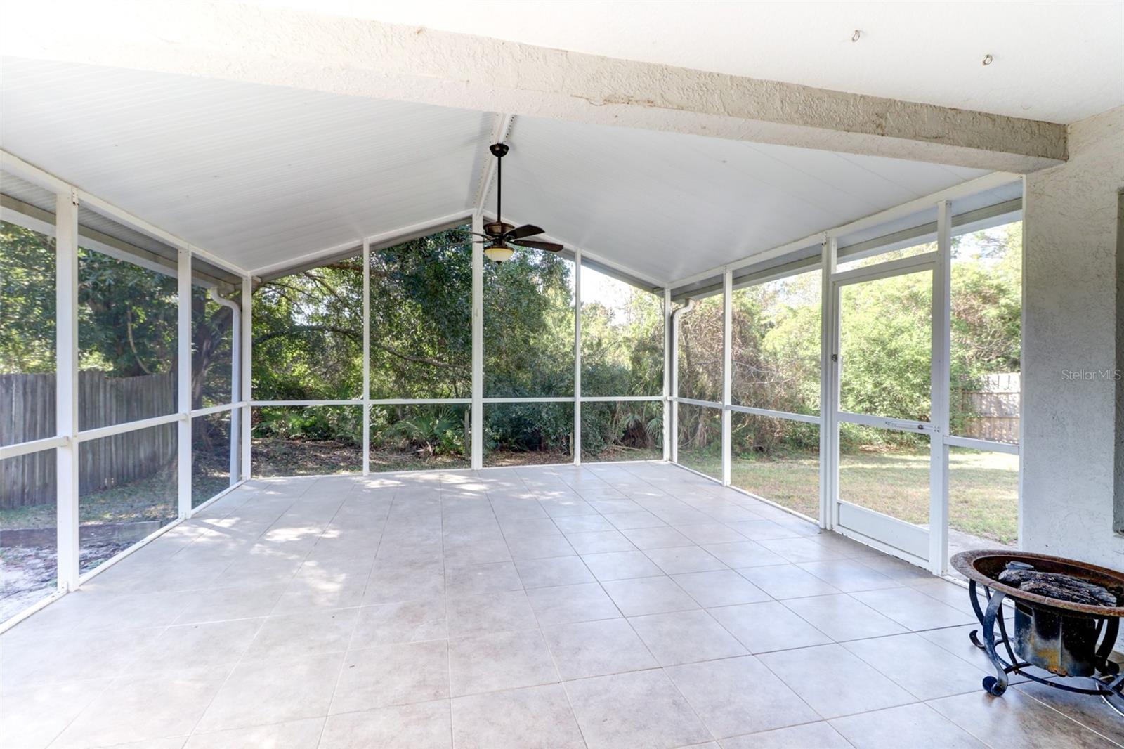 BEACON SQUARE - Residential Lease