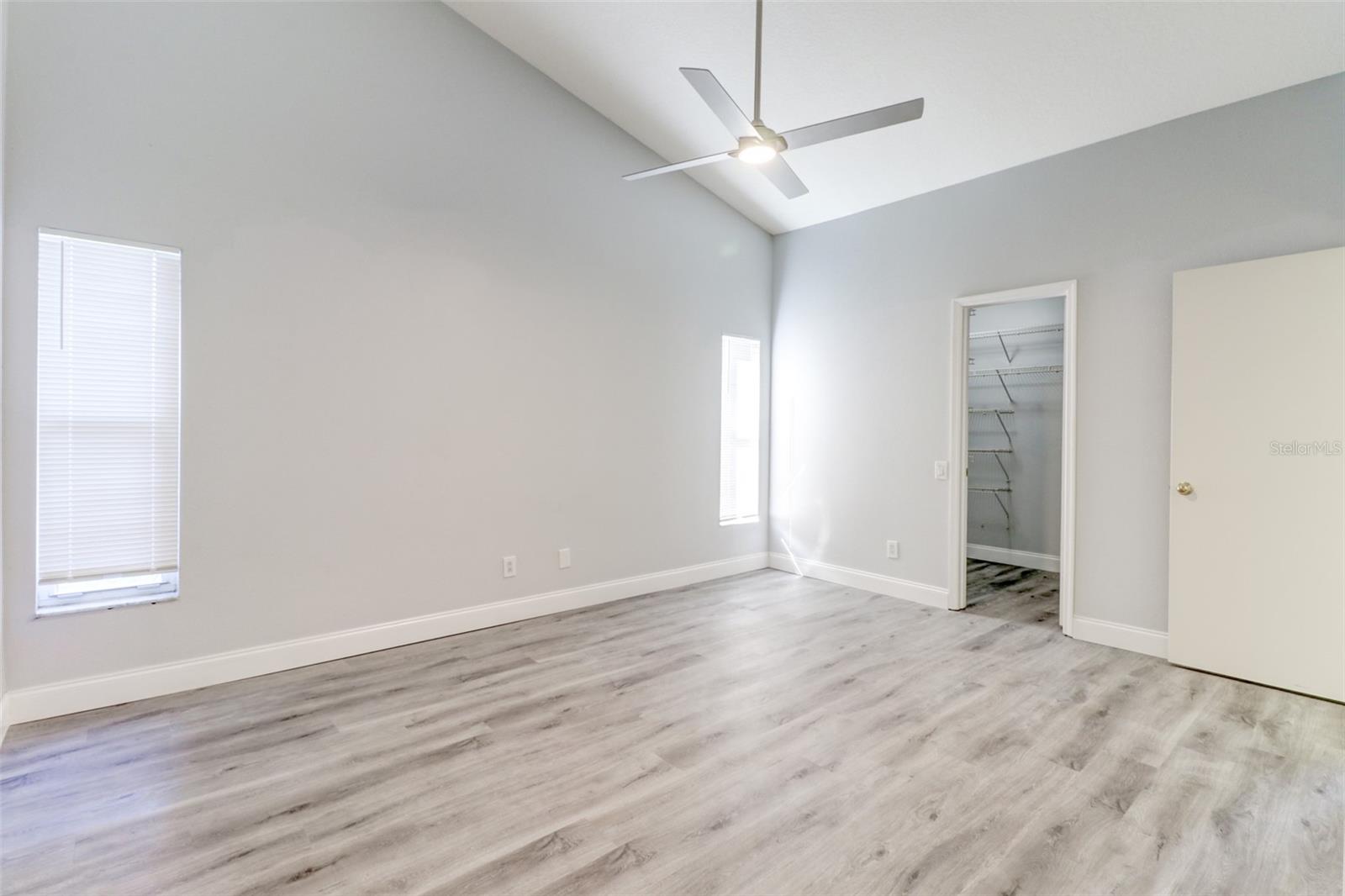 BEACON SQUARE - Residential Lease