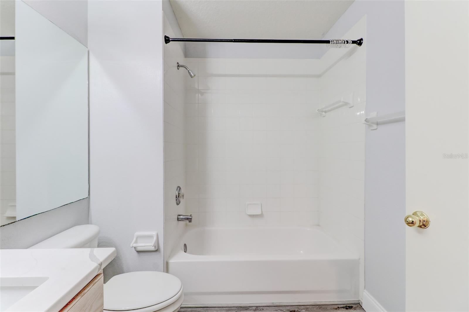 BEACON SQUARE - Residential Lease