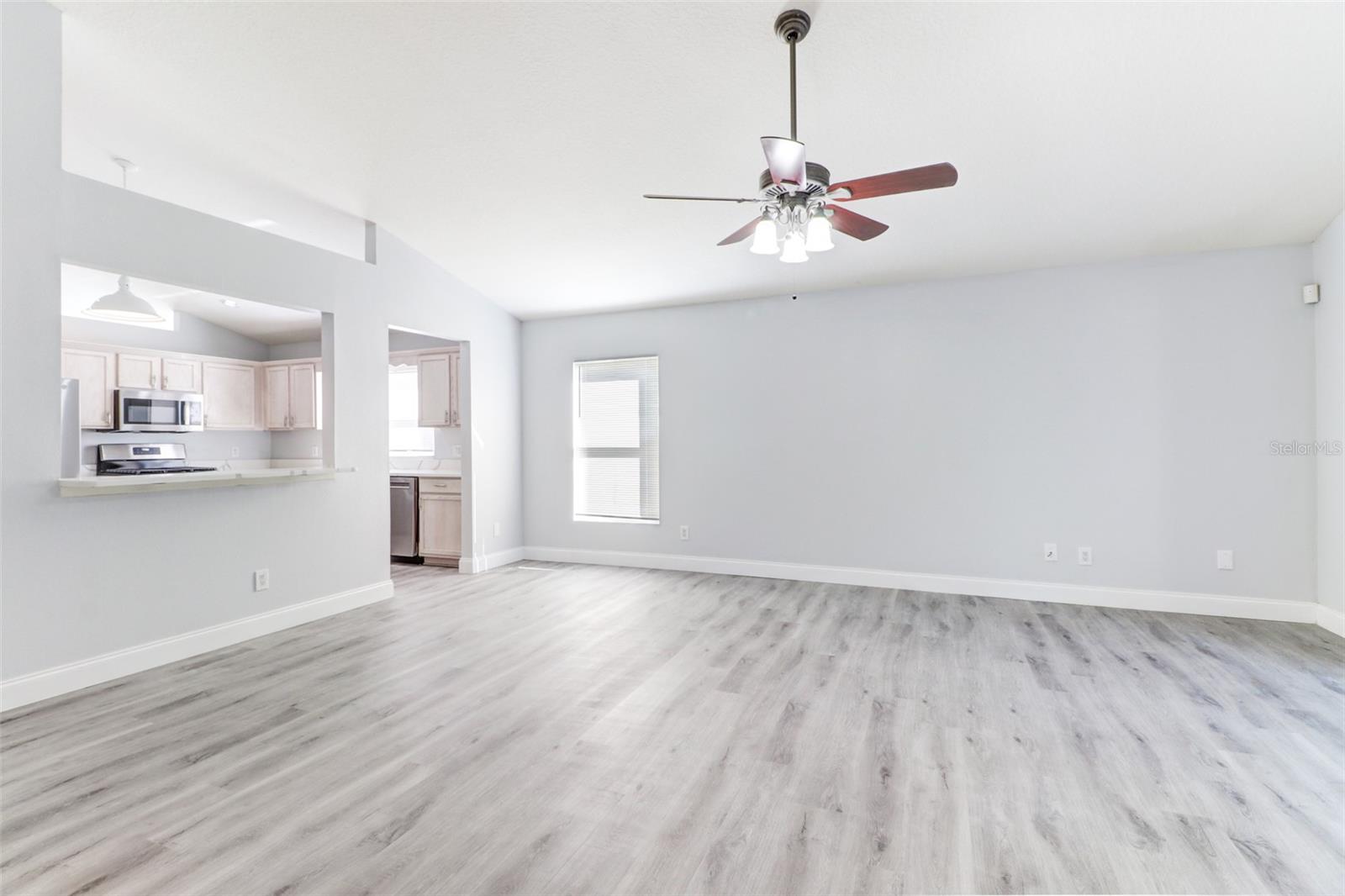 BEACON SQUARE - Residential Lease