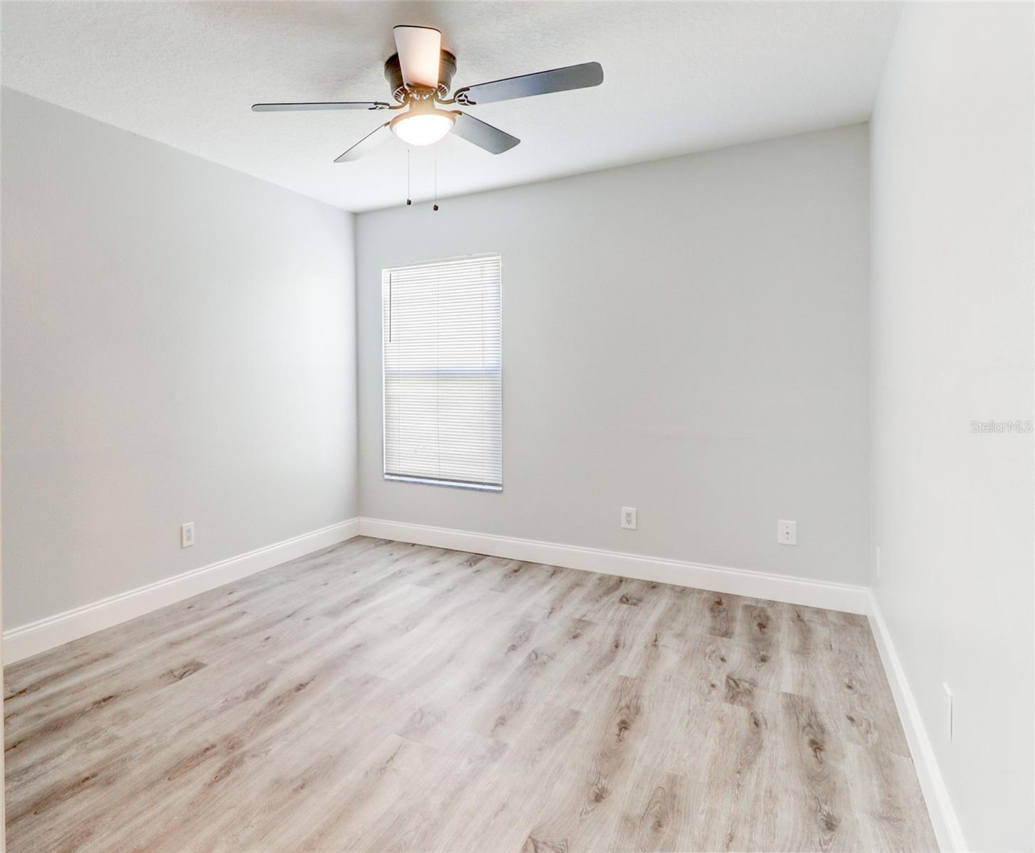 BEACON SQUARE - Residential Lease