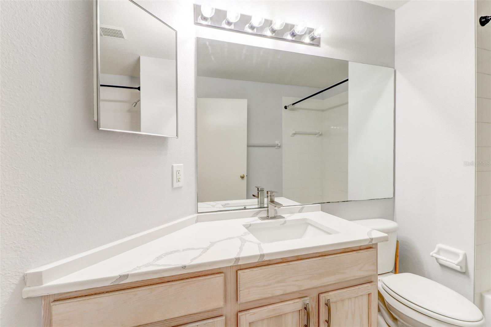 BEACON SQUARE - Residential Lease