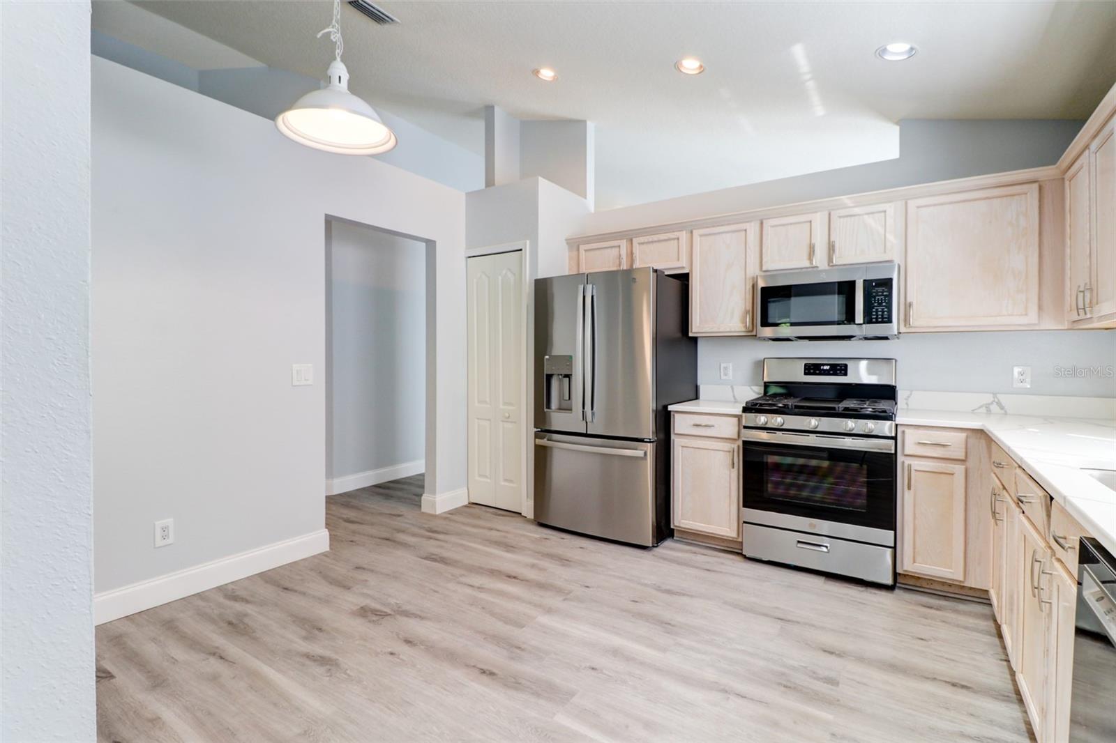 BEACON SQUARE - Residential Lease