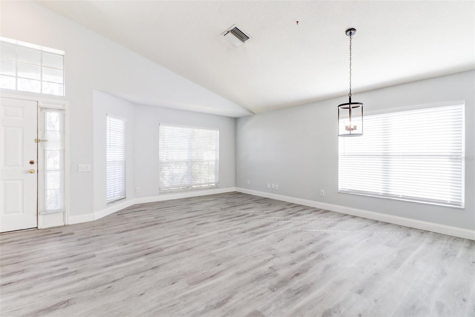 BEACON SQUARE - Residential Lease