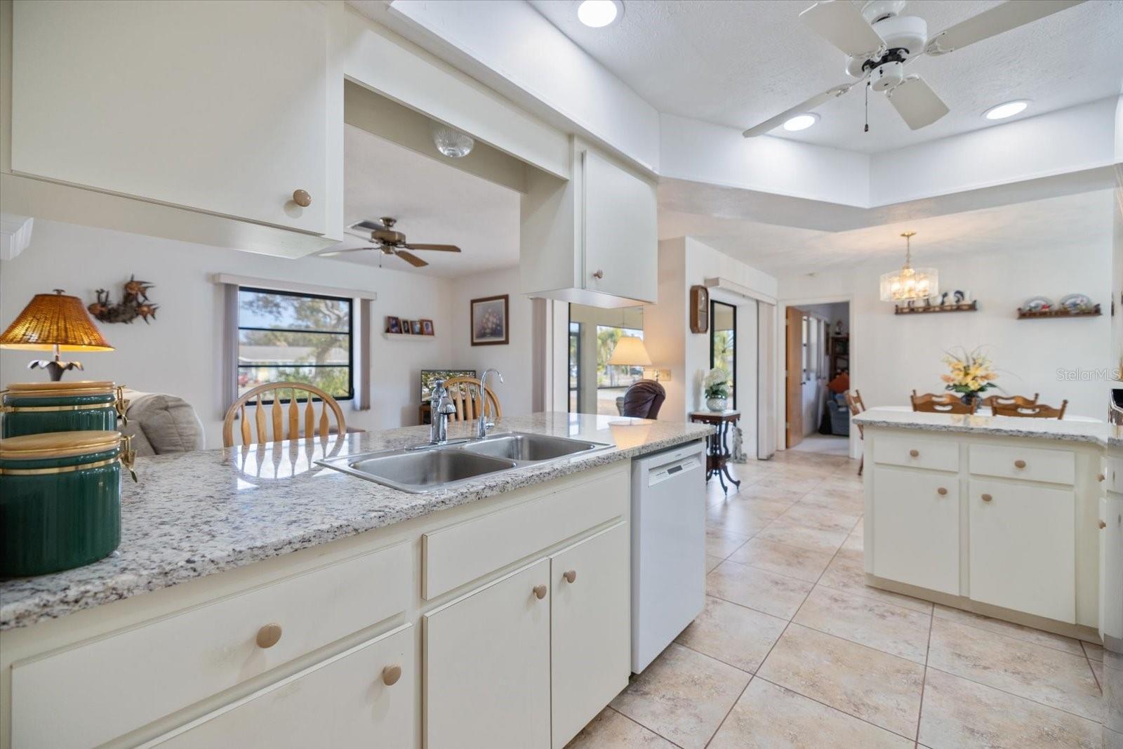 SOUTH VENICE - Residential