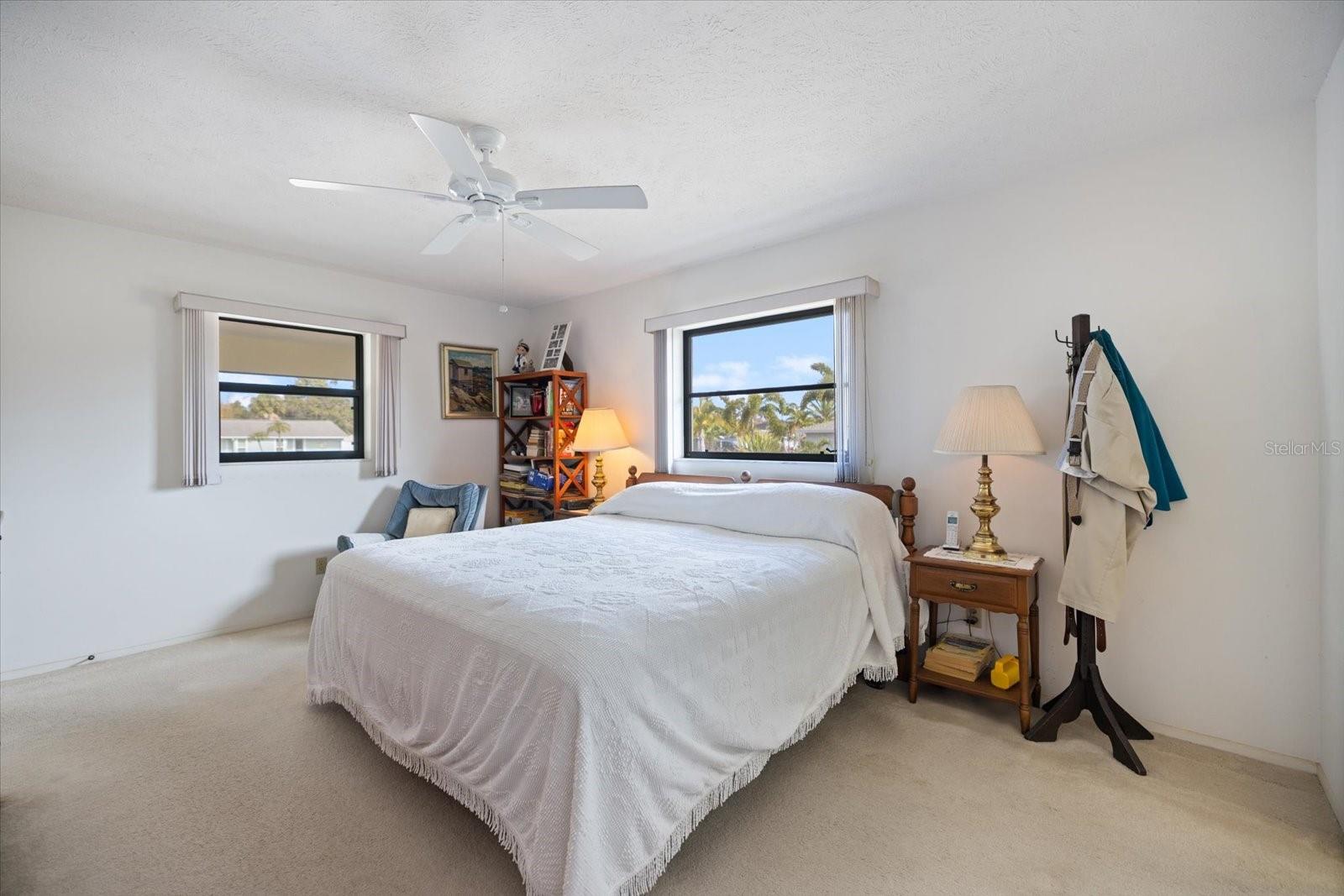 SOUTH VENICE - Residential