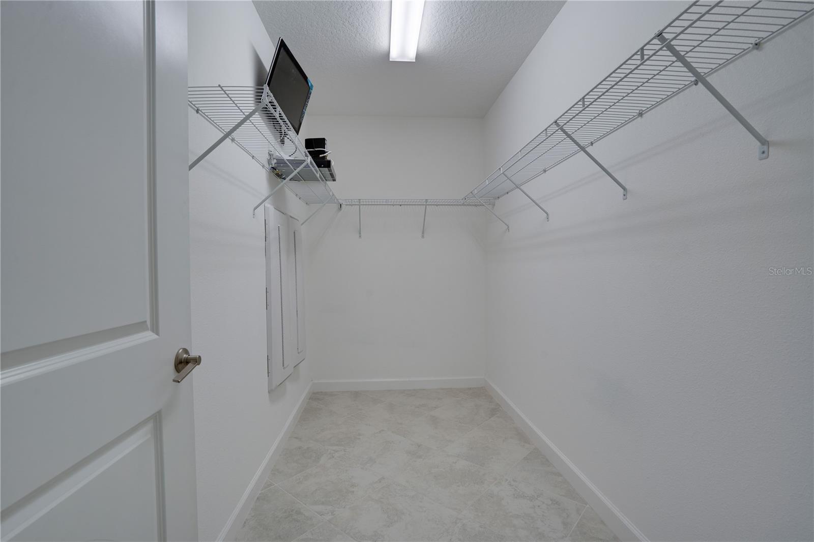 FOREST BROOKE ACTIVE ADULT PH - Residential Lease