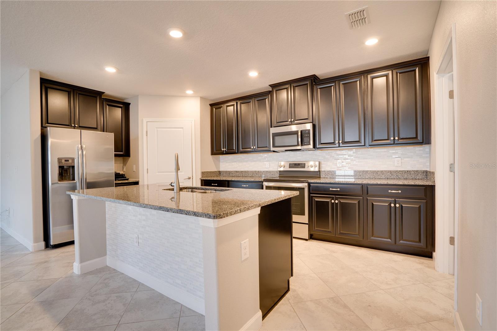 FOREST BROOKE ACTIVE ADULT PH - Residential Lease