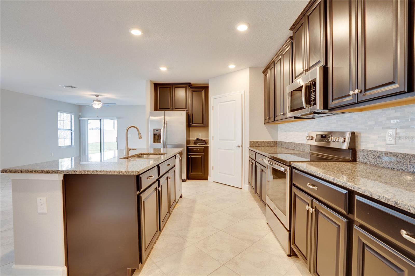 FOREST BROOKE ACTIVE ADULT PH - Residential Lease