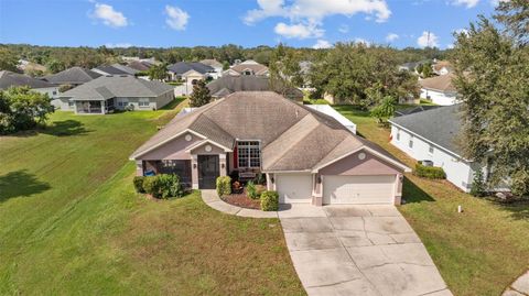 A home in AUBURNDALE