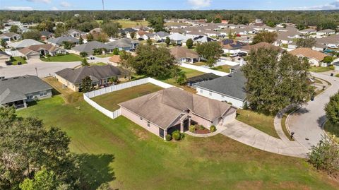 A home in AUBURNDALE