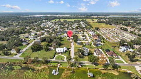 A home in AUBURNDALE