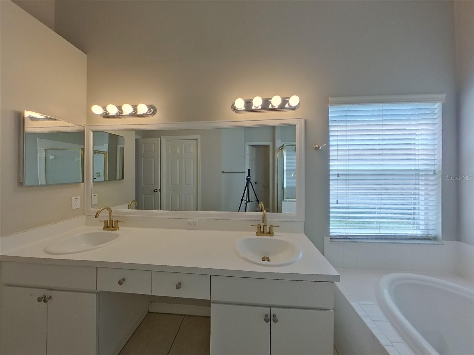 CALUSA TRACE UNIT ONE - Residential Lease