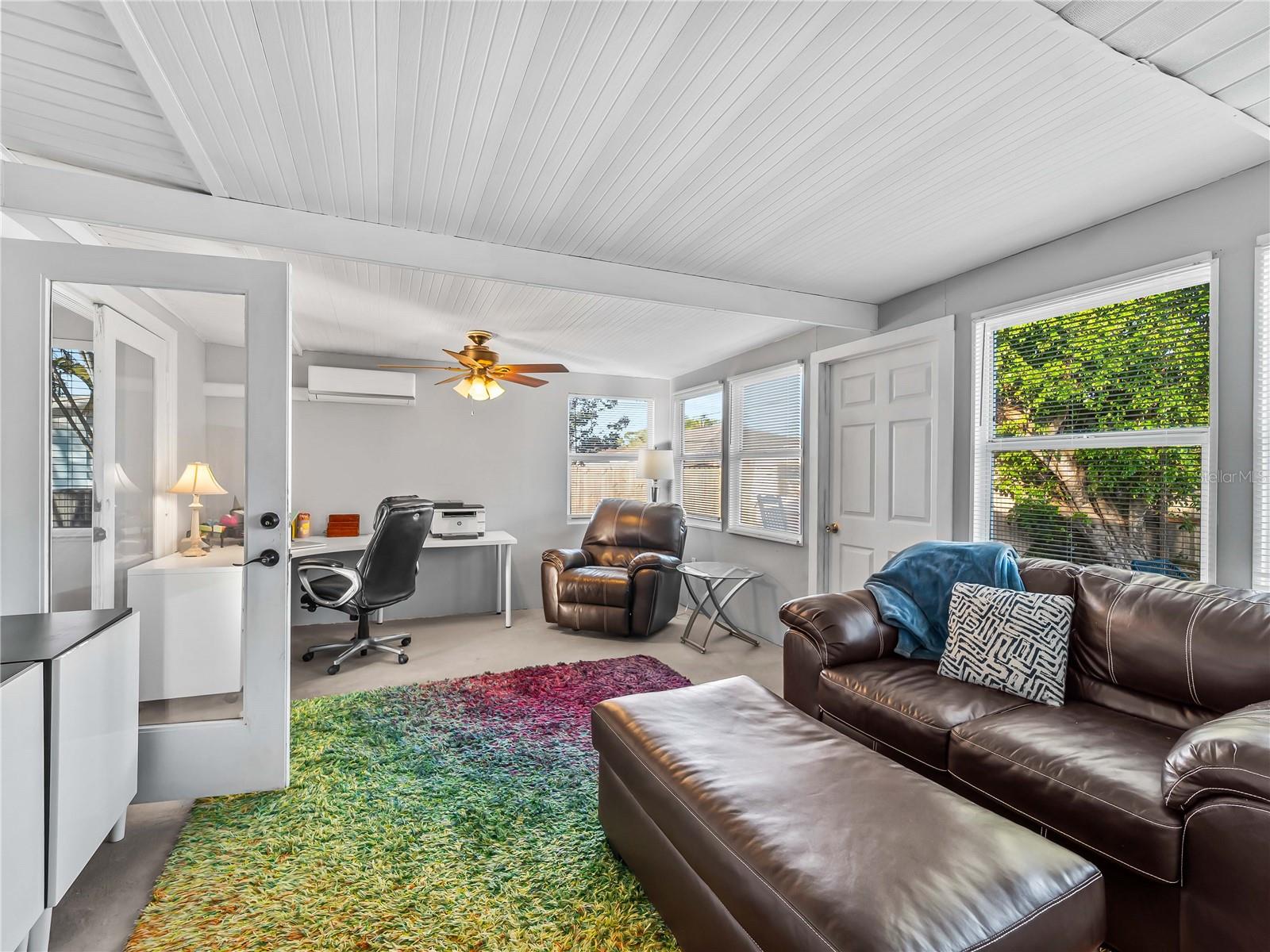 SOUTH VENICE - Residential