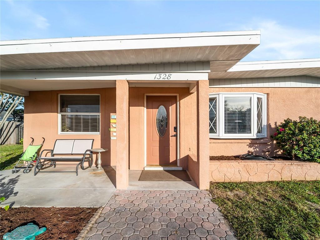 Photo of 1328 Jamaica Road, Venice, FL 34293 (MLS # N6143892)