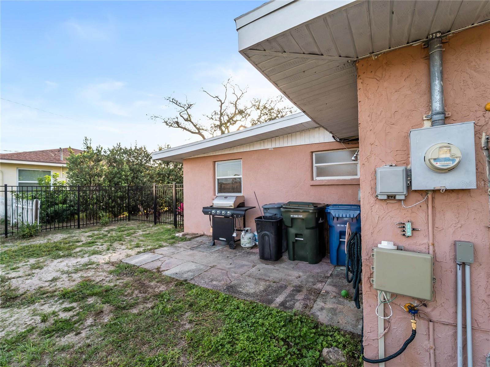 SOUTH VENICE - Residential