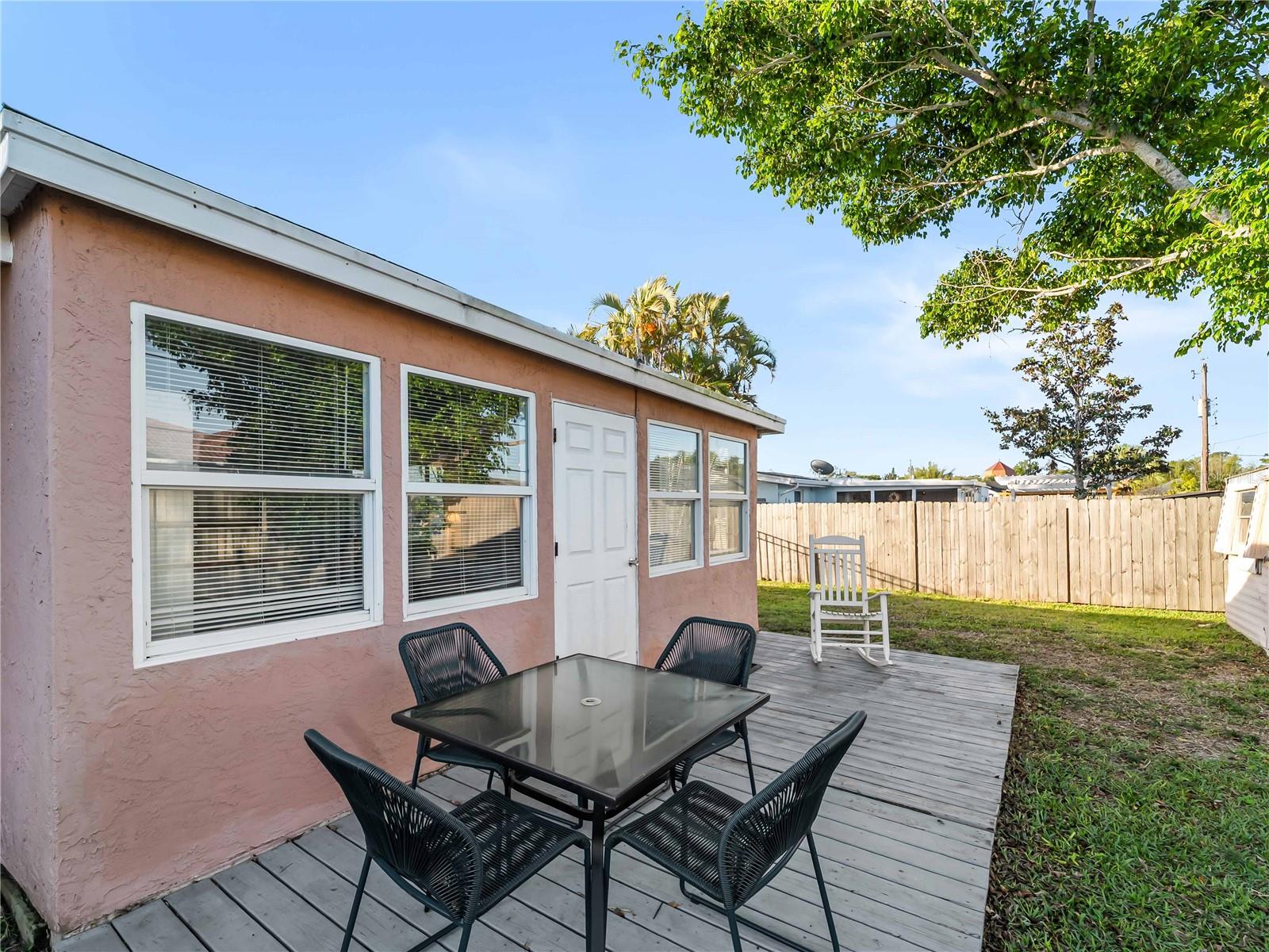 SOUTH VENICE - Residential