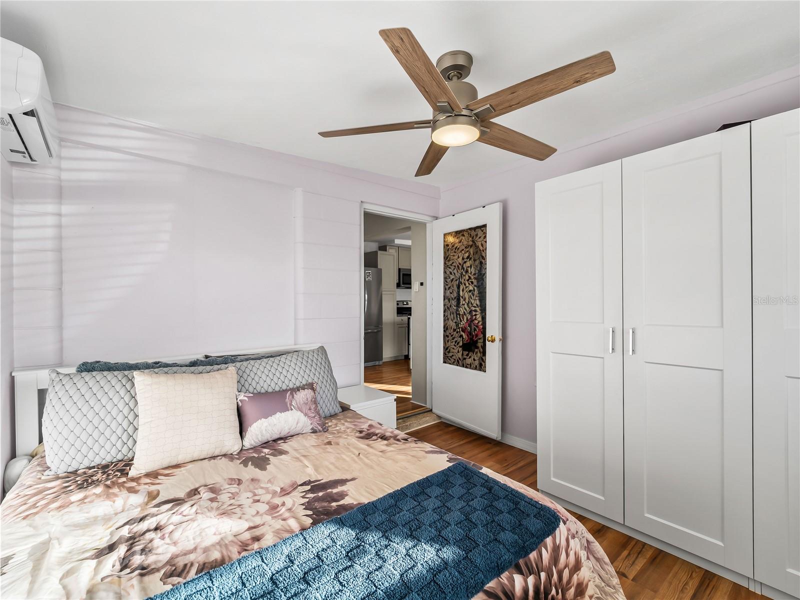 SOUTH VENICE - Residential