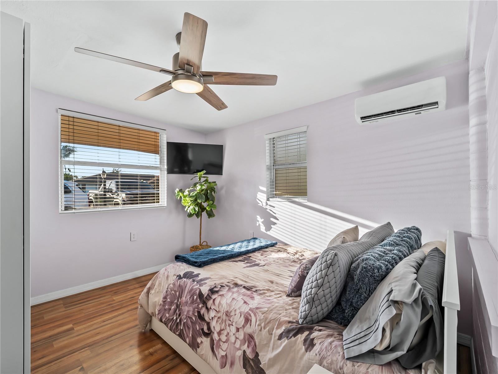 SOUTH VENICE - Residential