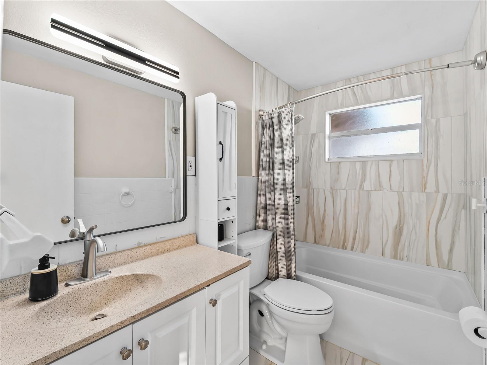 SOUTH VENICE - Residential