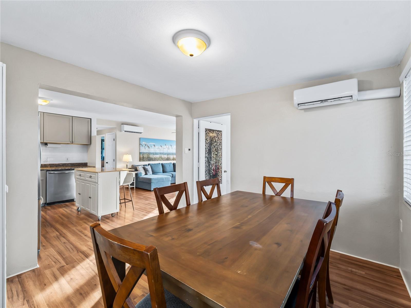 SOUTH VENICE - Residential