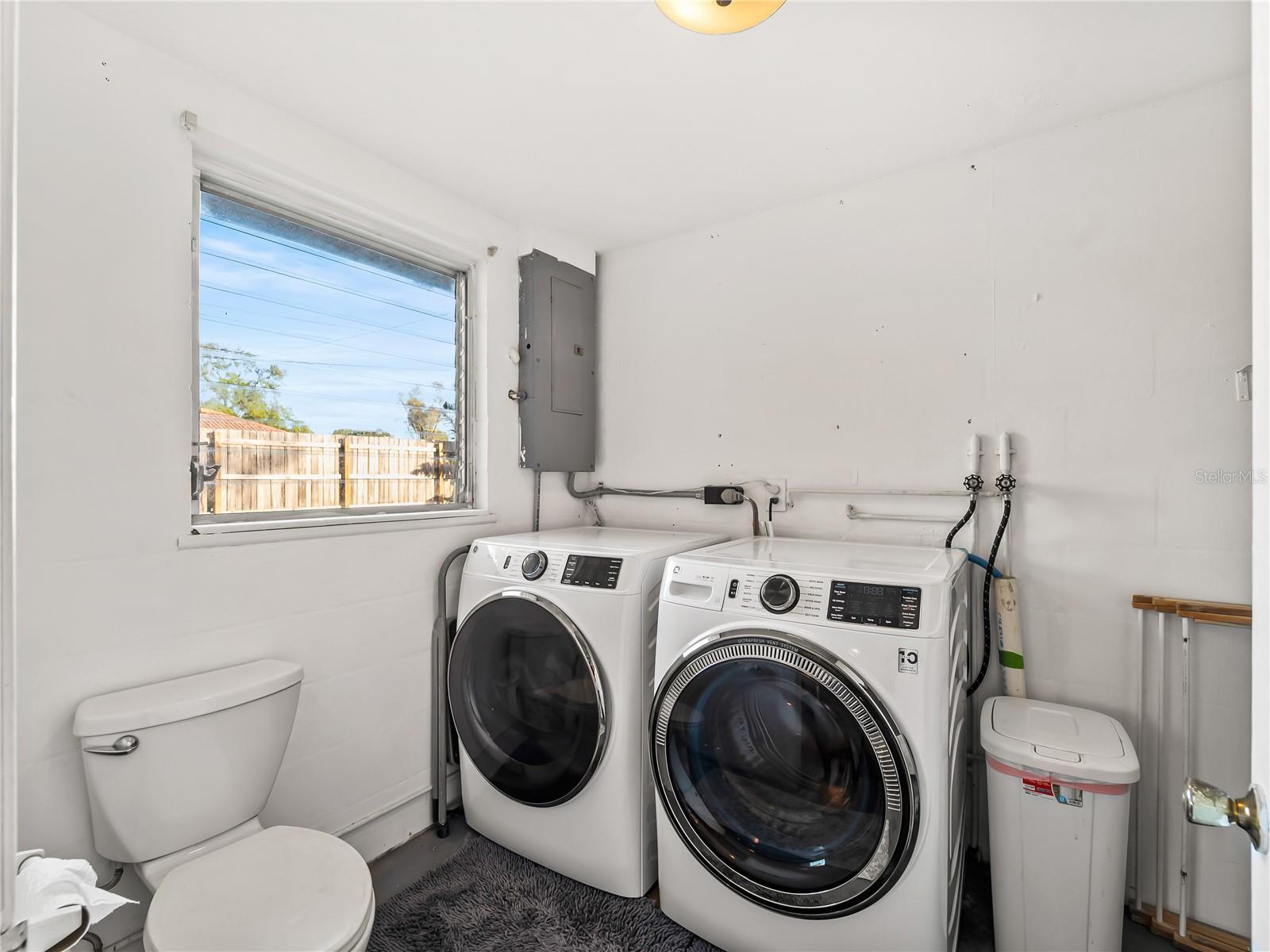 SOUTH VENICE - Residential