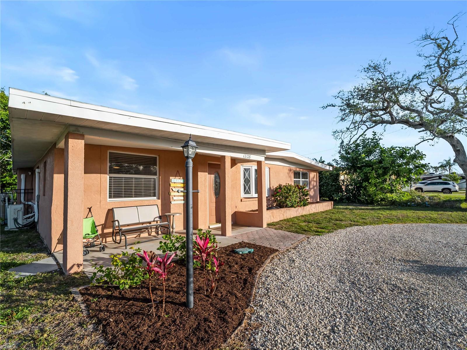 SOUTH VENICE - Residential