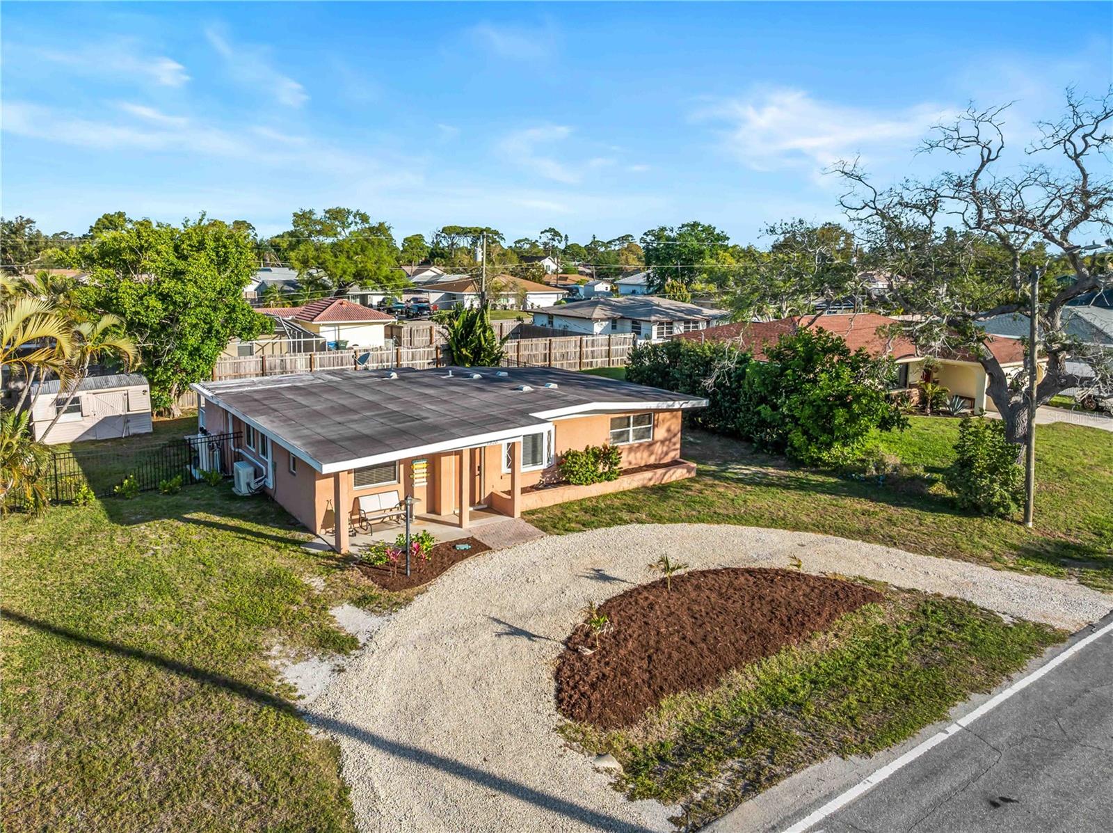 SOUTH VENICE - Residential