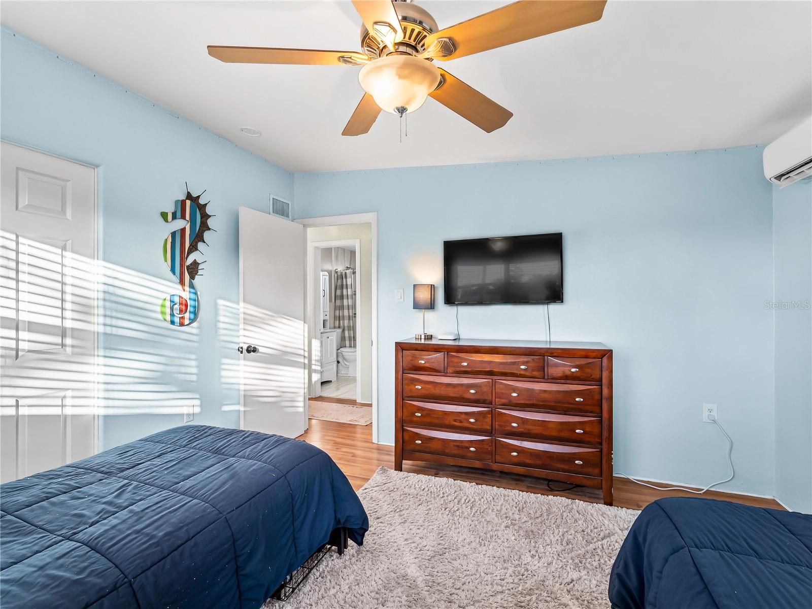 SOUTH VENICE - Residential