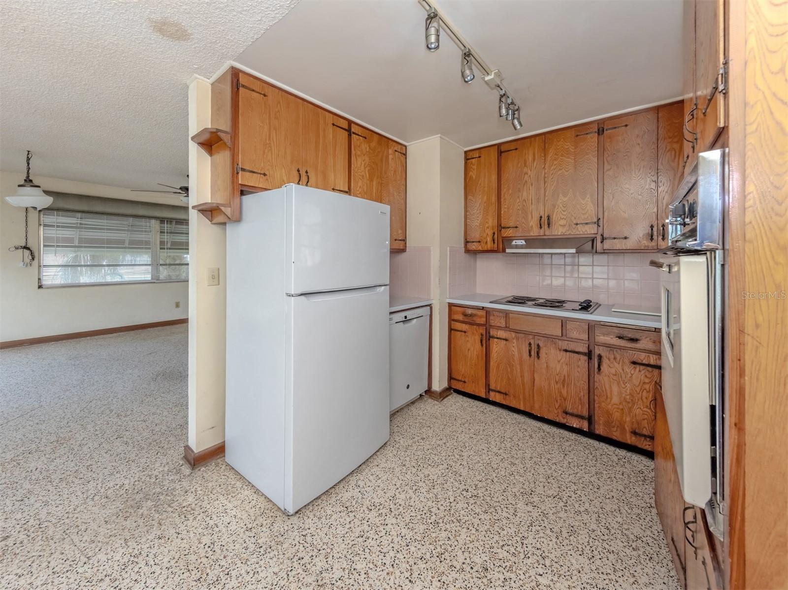 730 S VENICE BOULEVARD