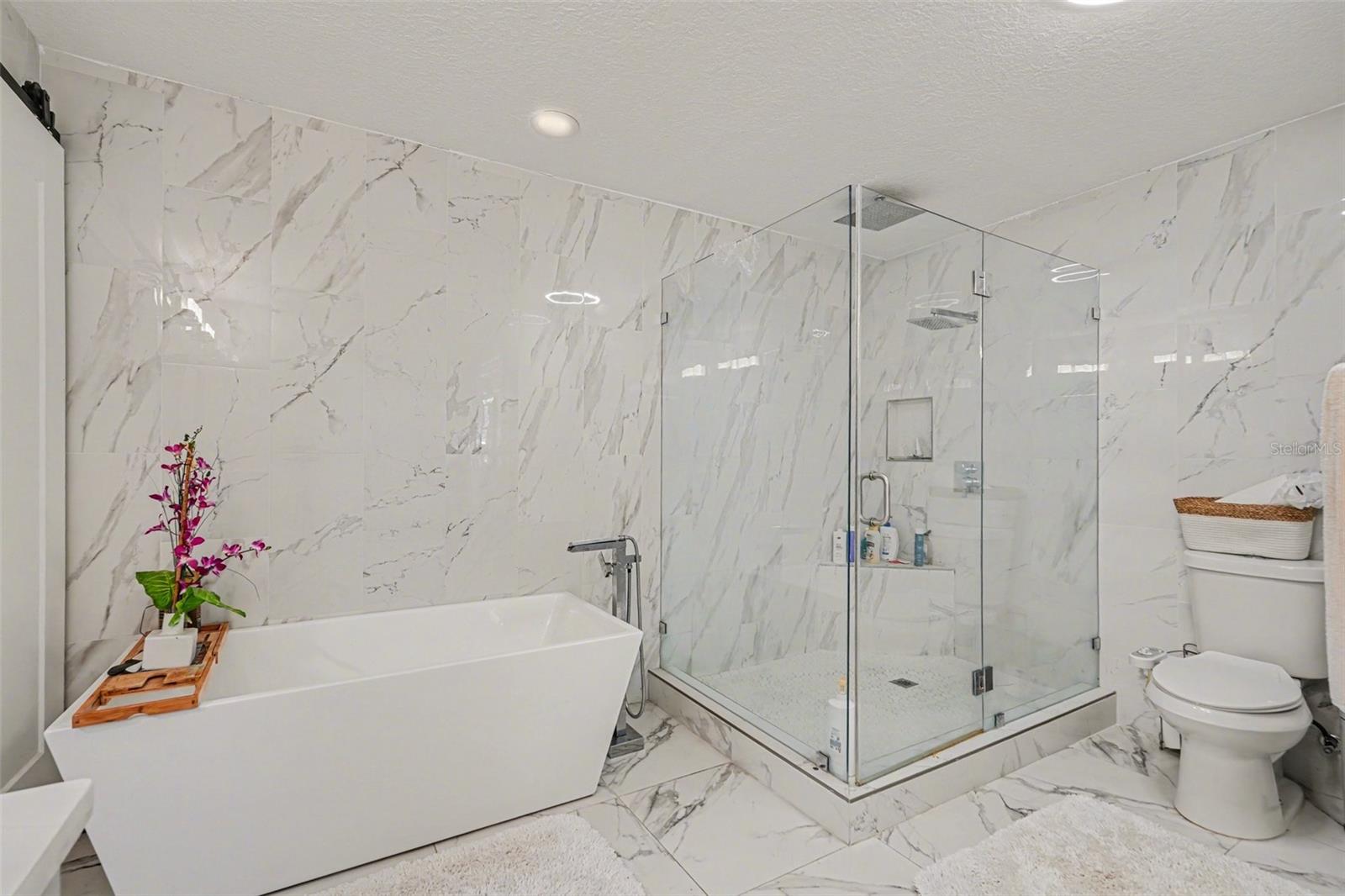 GALLERY GARDENS - Residential