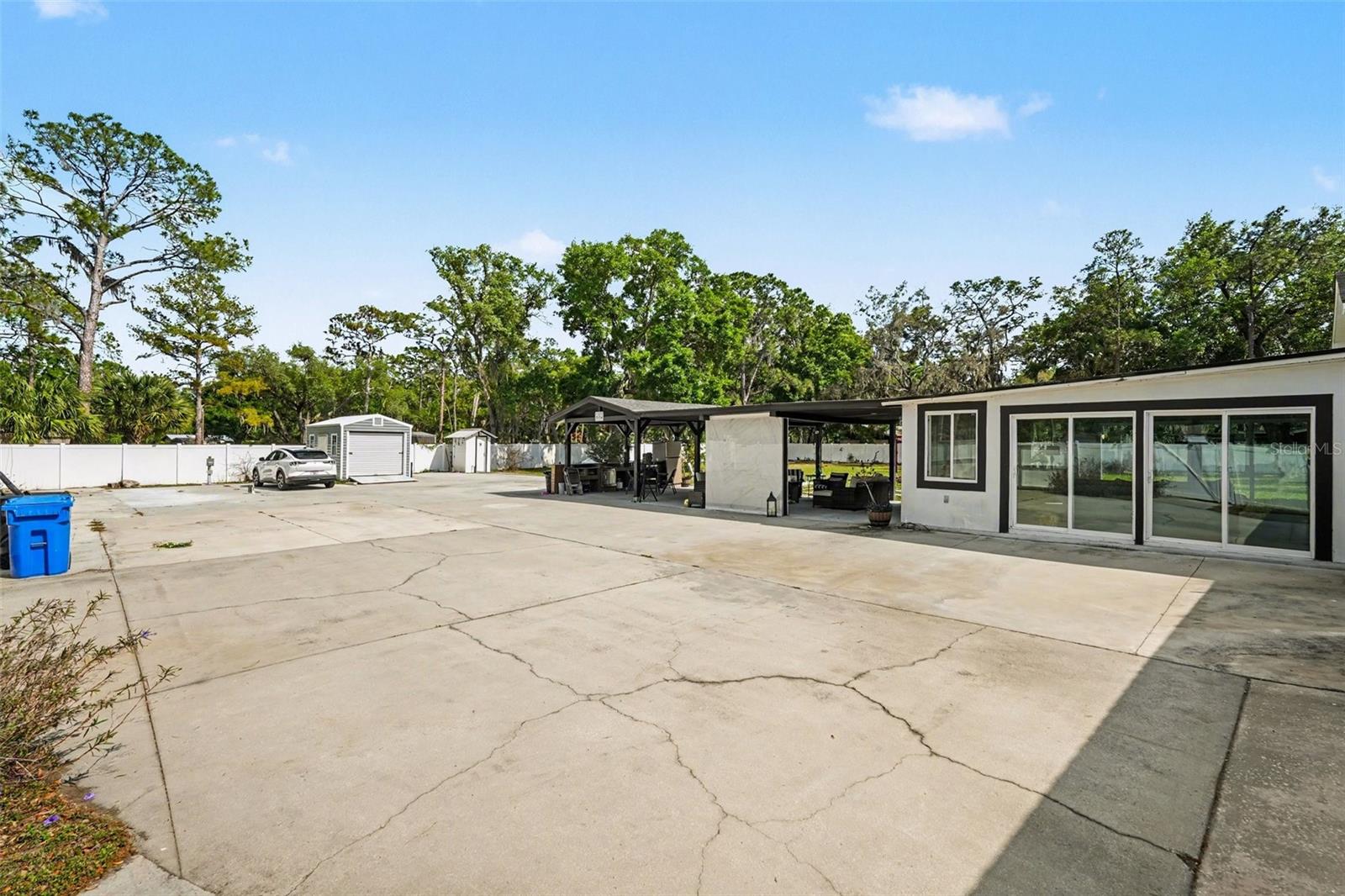 GALLERY GARDENS - Residential