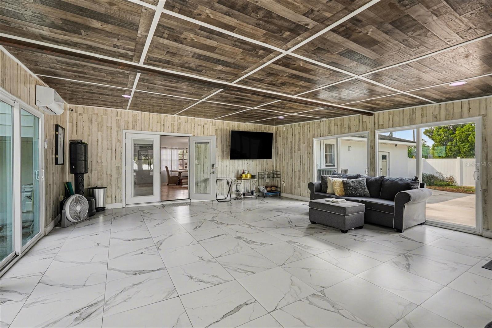 GALLERY GARDENS - Residential