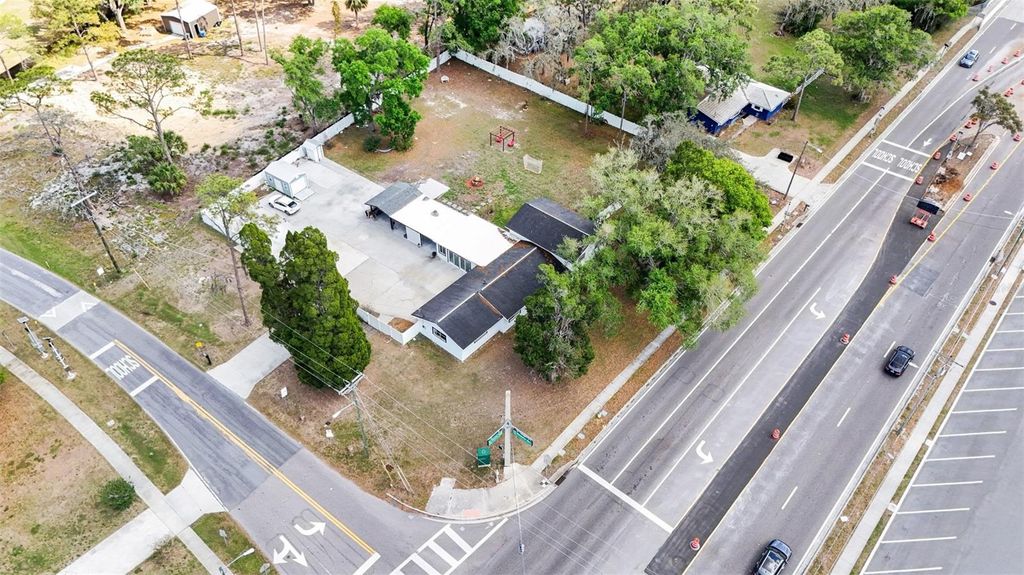 Photo of 3101 S Kings Avenue, Brandon, FL 33511 (MLS # TB8495146)