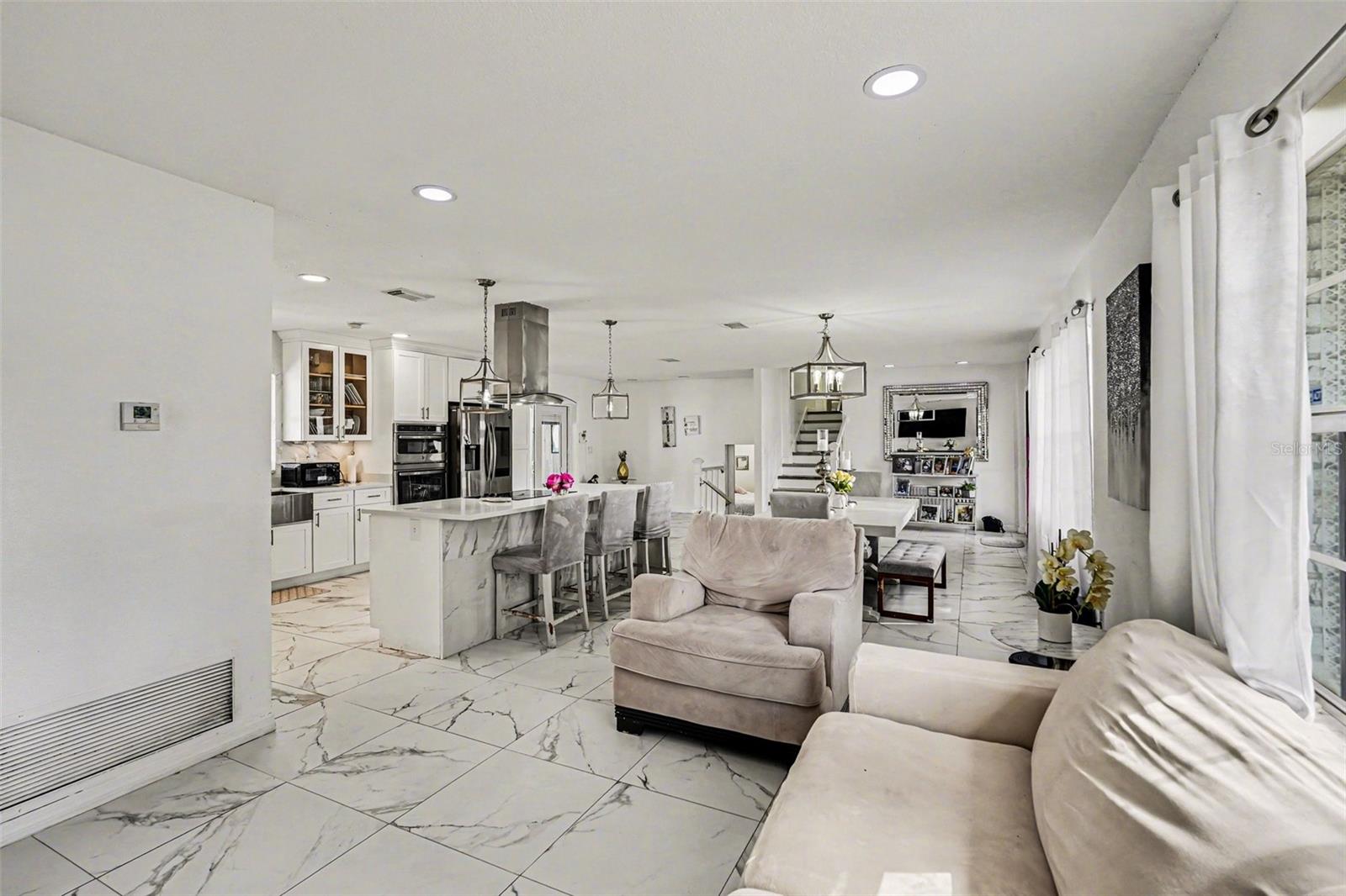 GALLERY GARDENS - Residential