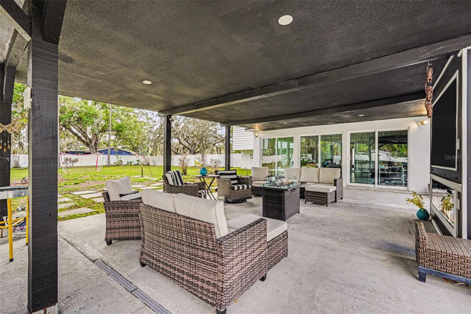 GALLERY GARDENS - Residential