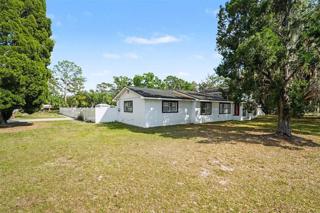 Photo of 3101 S Kings Avenue, Brandon, FL 33511 (MLS # TB8495146)